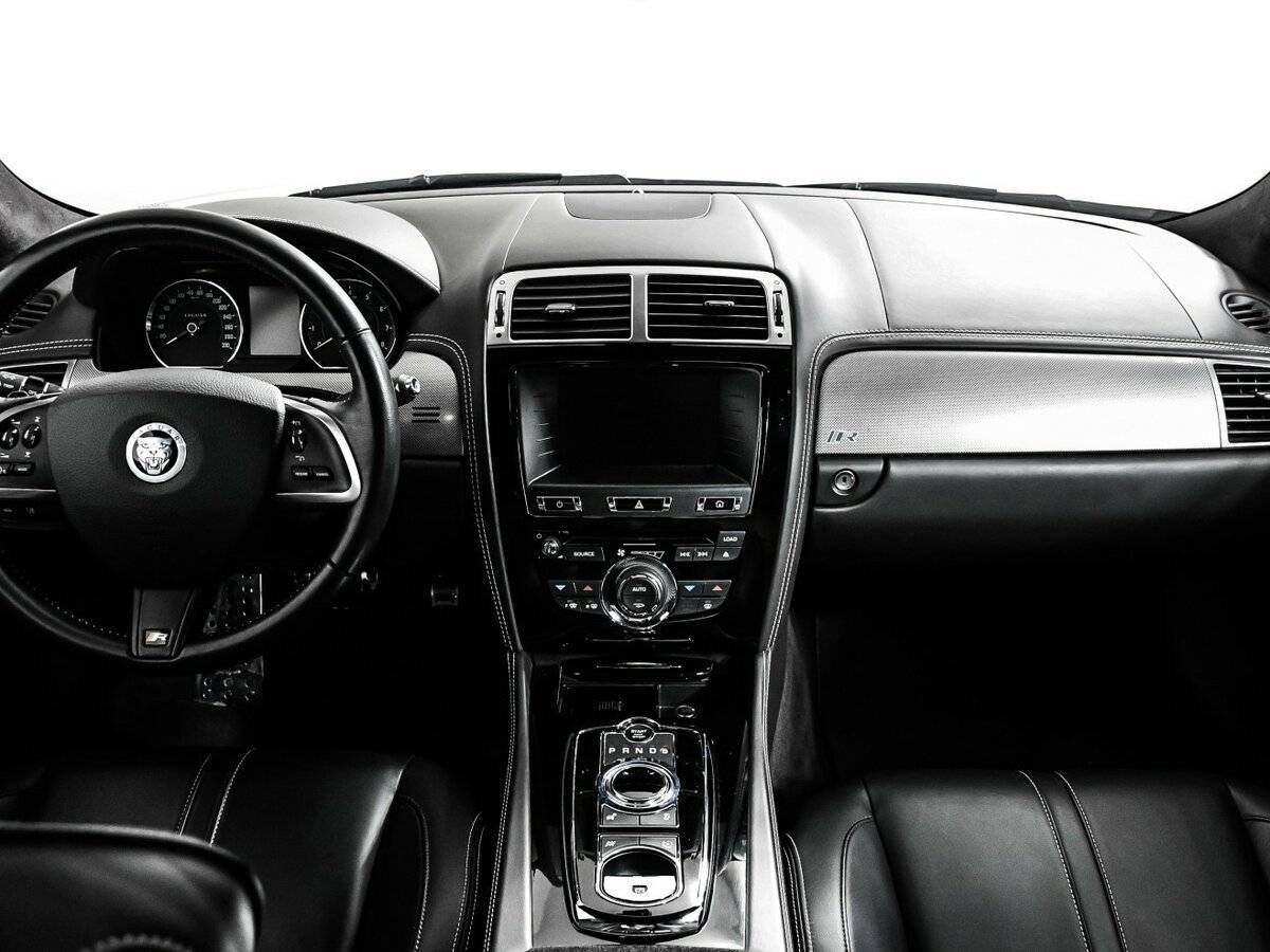 Jaguar XKR с пробегом — 2012 год. Фото: #9