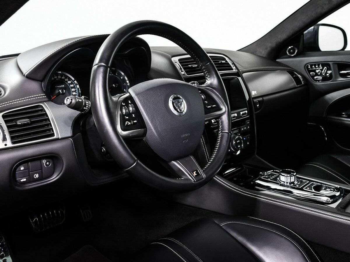 Jaguar XKR с пробегом — 2012 год. Фото: #11