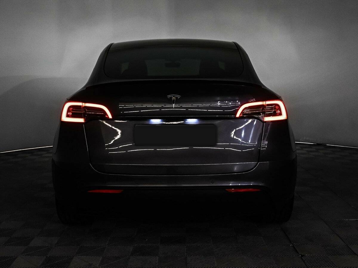 Tesla Model Y с пробегом — 2021 год. Фото: #17