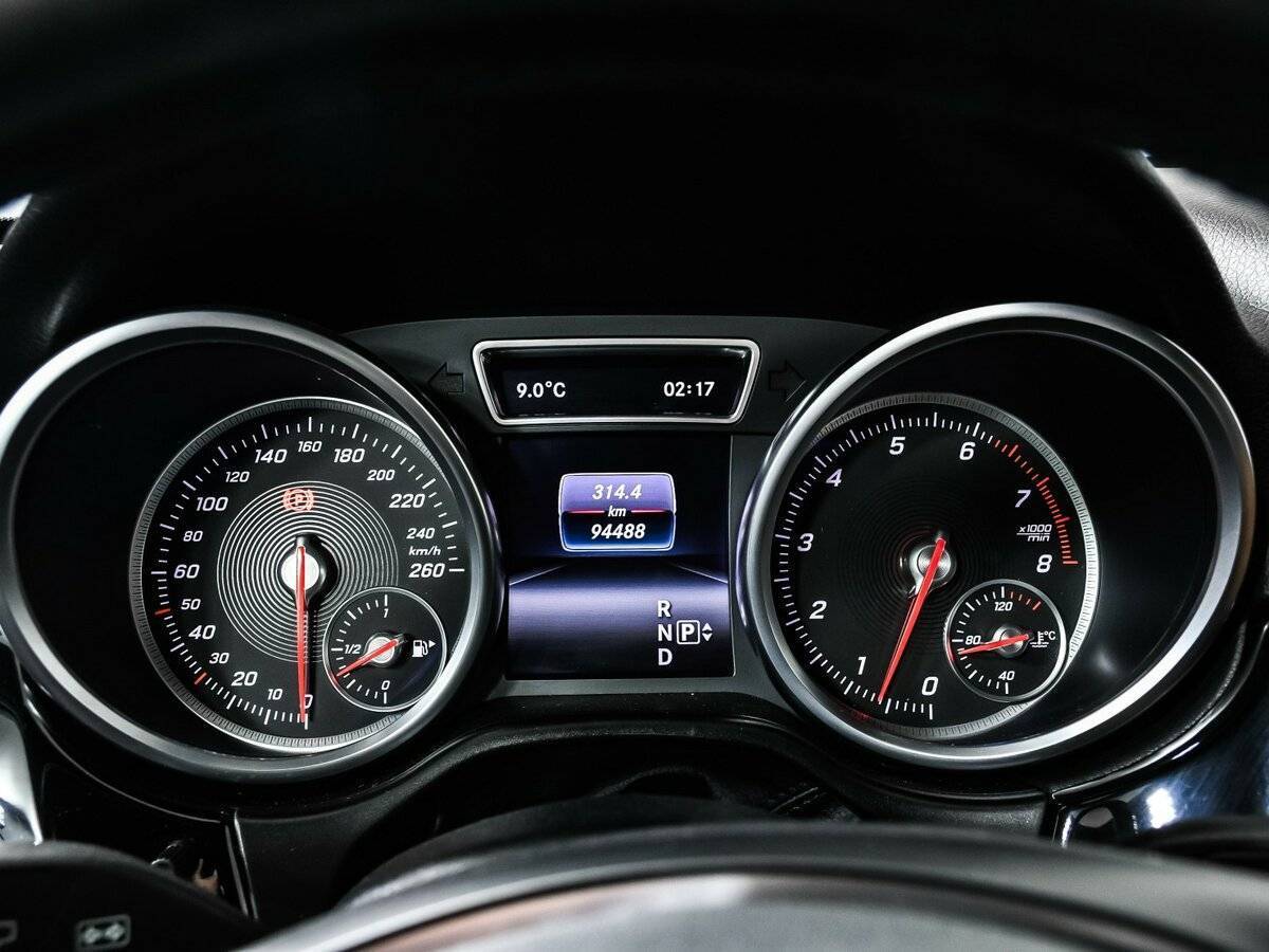 Mercedes-Benz GLE с пробегом — 2015 год. Фото: #9