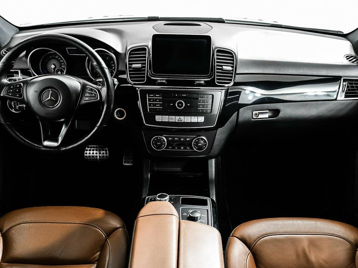 Mercedes-Benz GLE с пробегом — 2015 год. Фото: #10