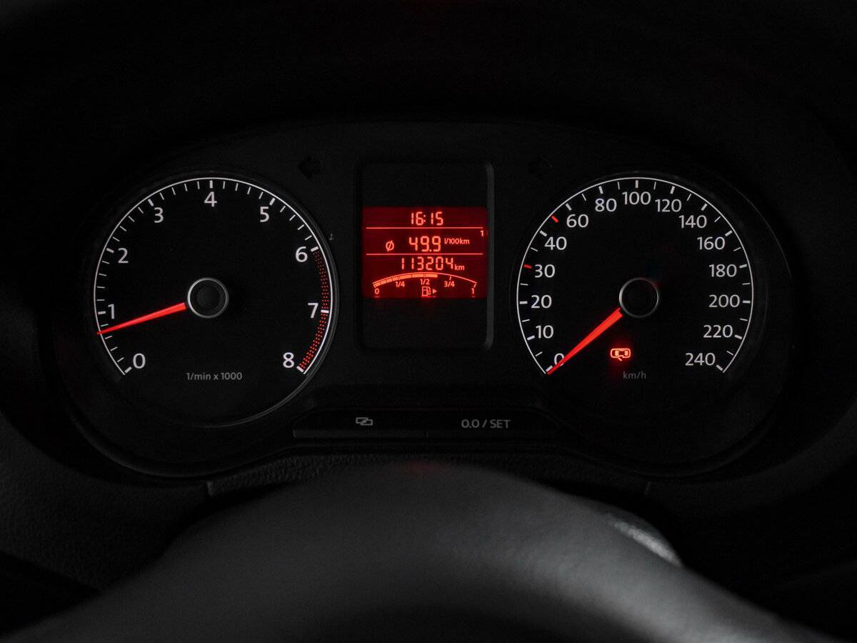 Volkswagen Polo с пробегом — 2011 год. Фото: #12