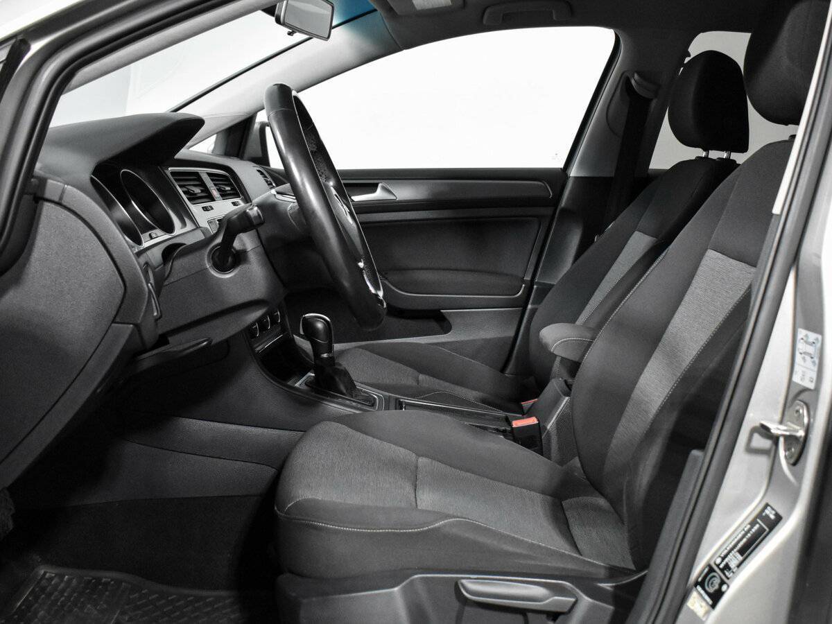 Volkswagen Golf с пробегом — 2013 год. Фото: #9