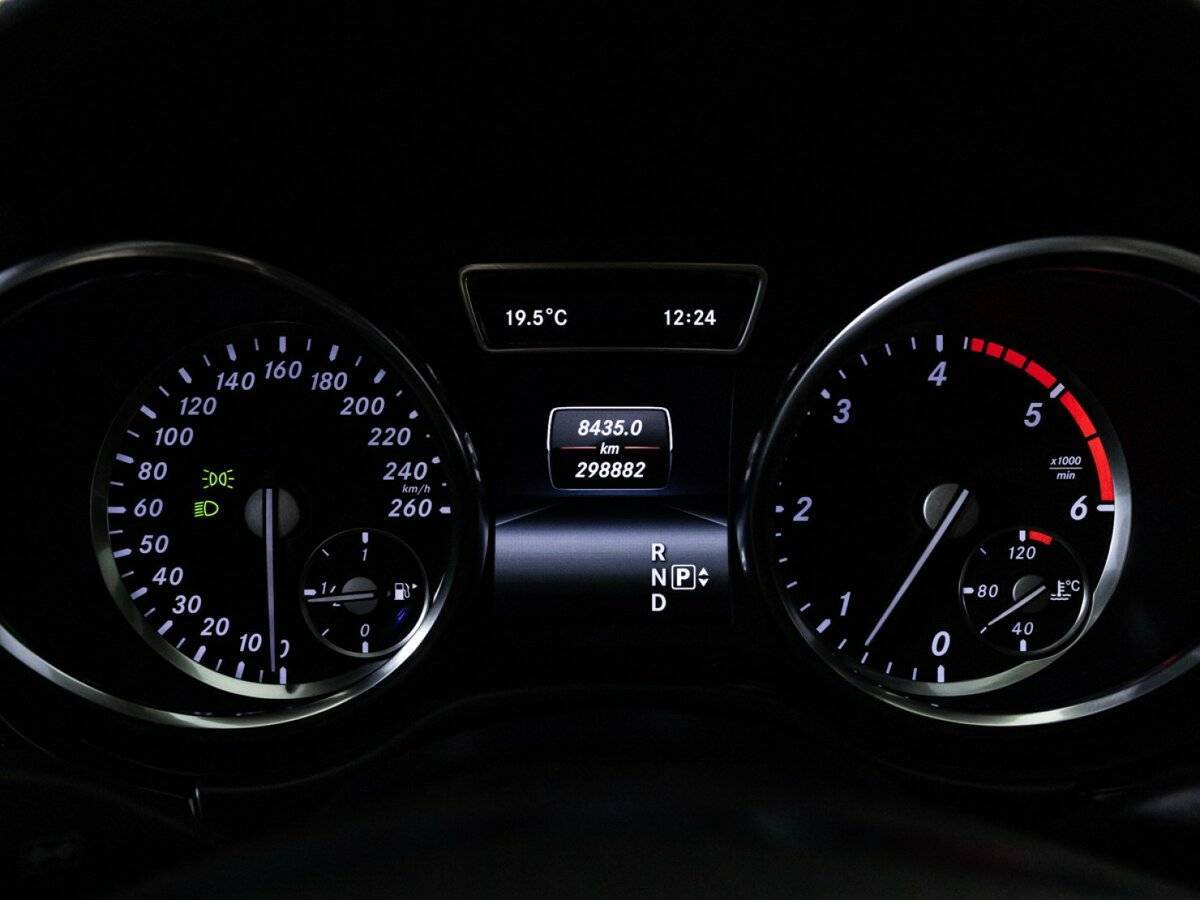 Mercedes-Benz GL-Класс с пробегом — 2015 год. Фото: #11