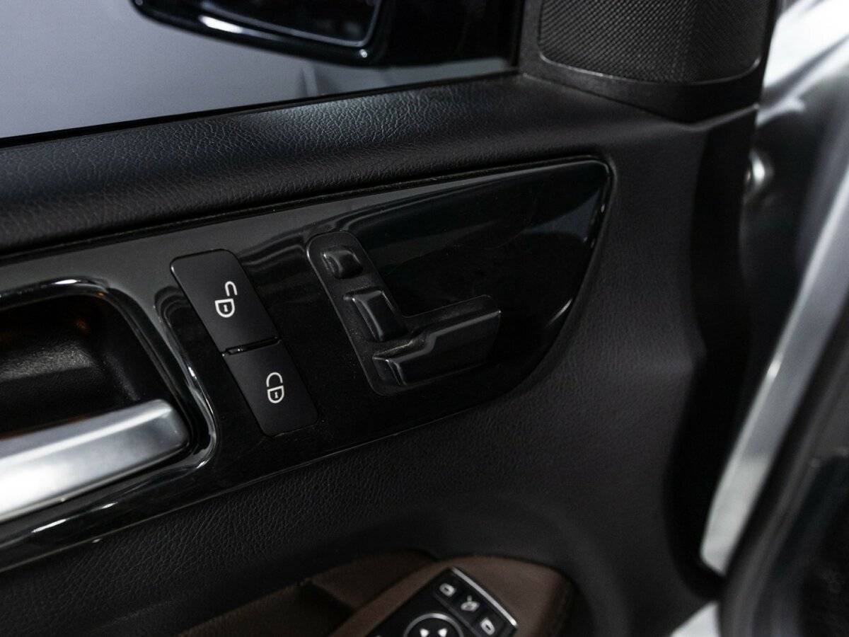 Mercedes-Benz GL-Класс с пробегом — 2015 год. Фото: #18