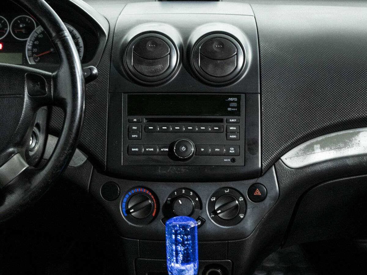 Chevrolet Aveo с пробегом — 2008 год. Фото: #13