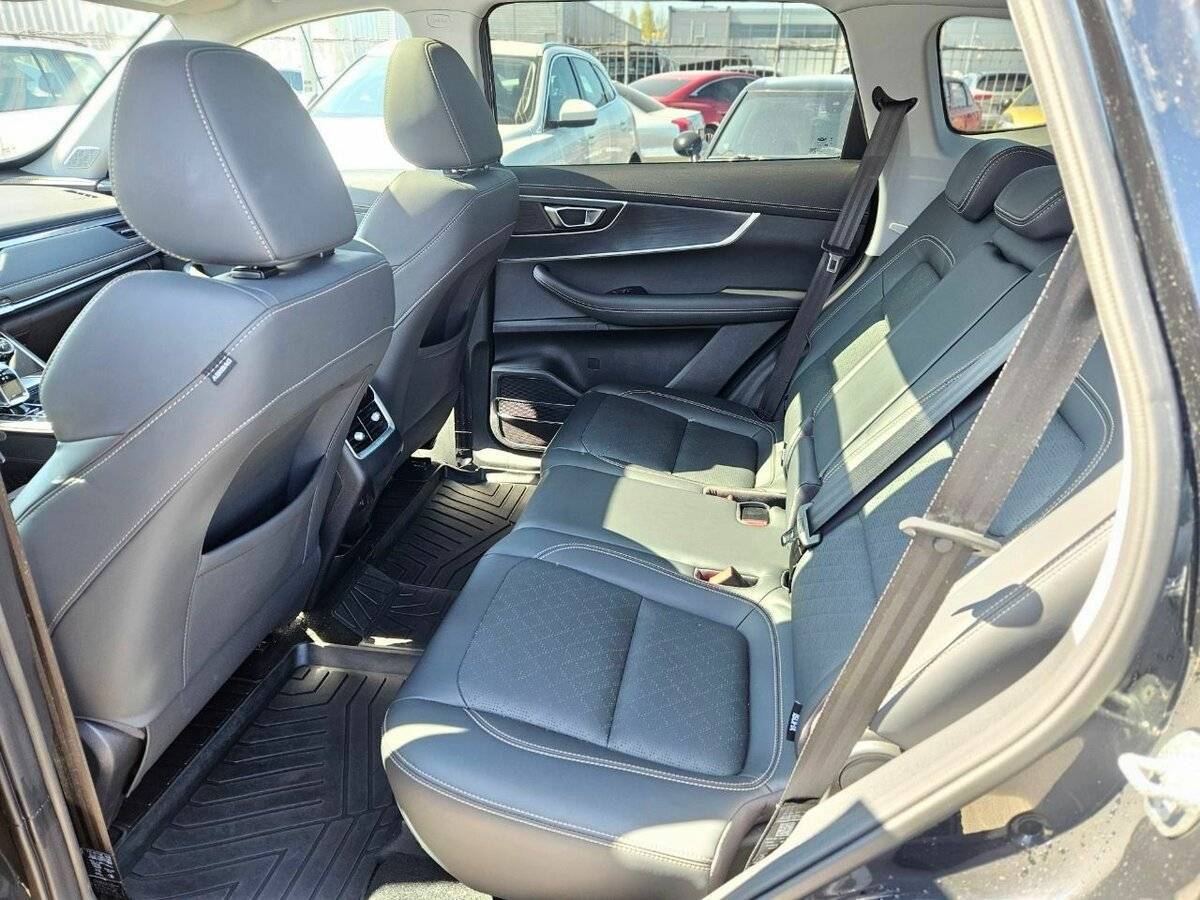 Chery Tiggo 8 с пробегом — 2023 год. Фото: #14