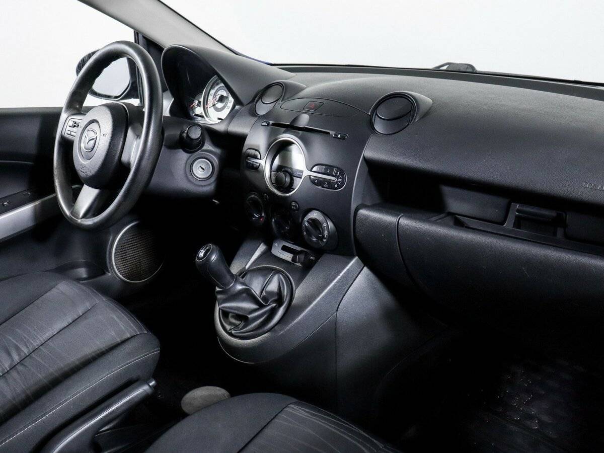 Mazda 2 с пробегом — 2008 год. Фото: #8