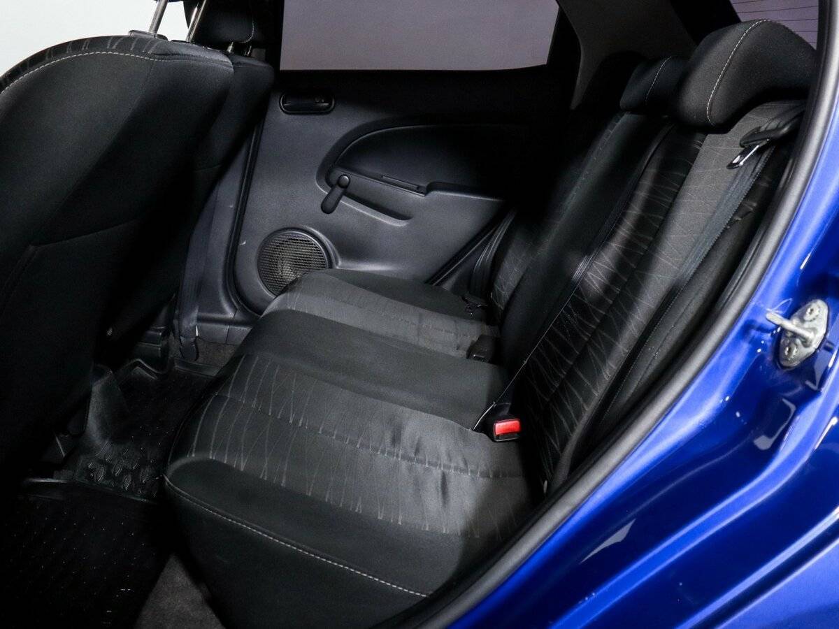 Mazda 2 с пробегом — 2008 год. Фото: #9