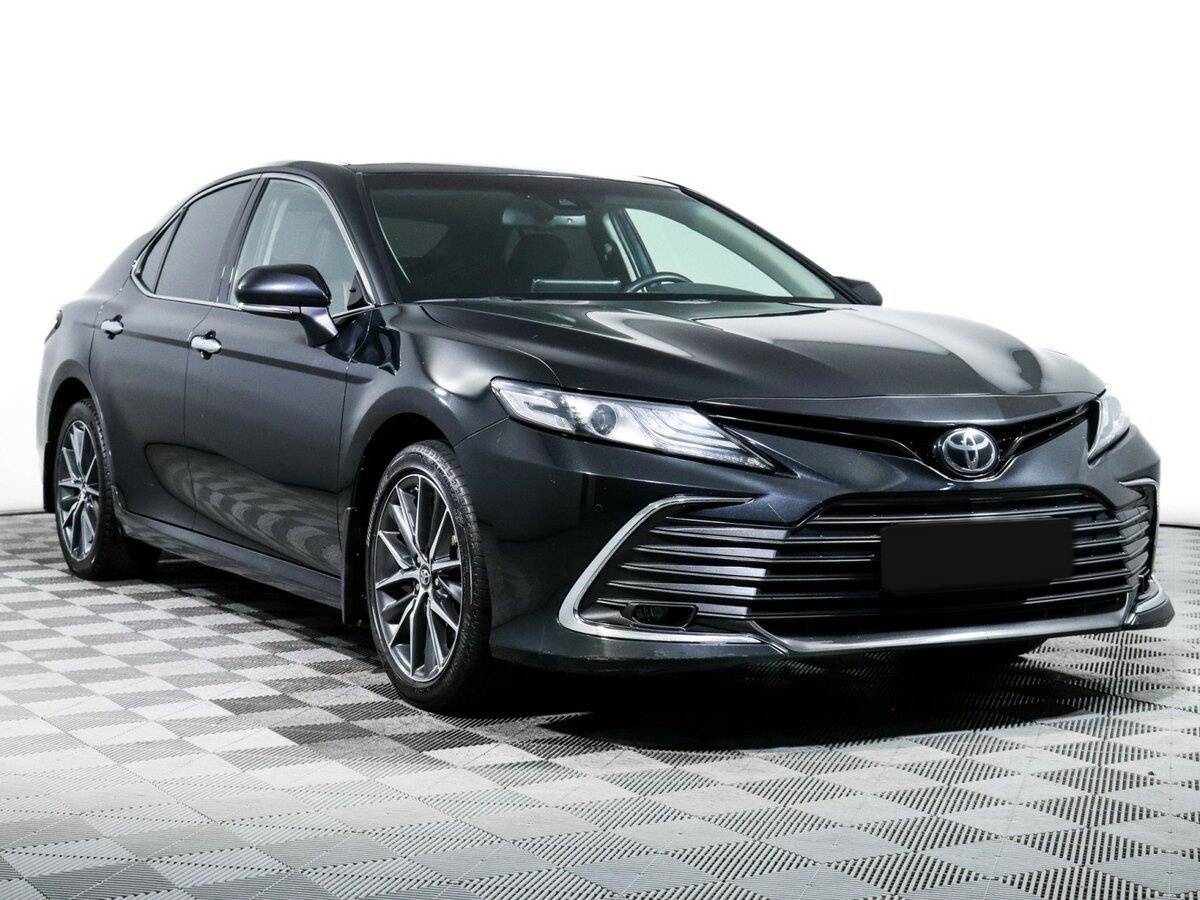 Toyota Camry с пробегом — 2023 год. Фото: #2