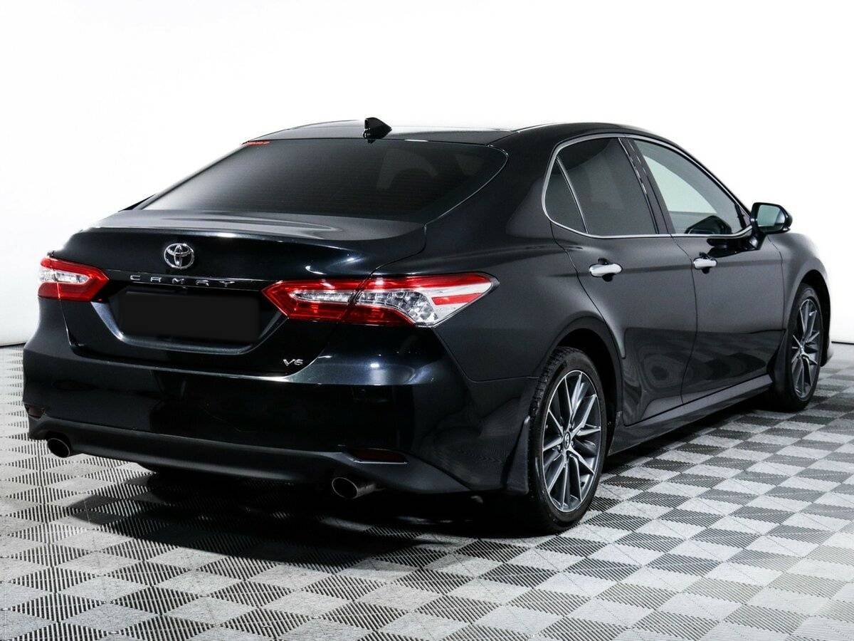 Toyota Camry с пробегом — 2023 год. Фото: #4