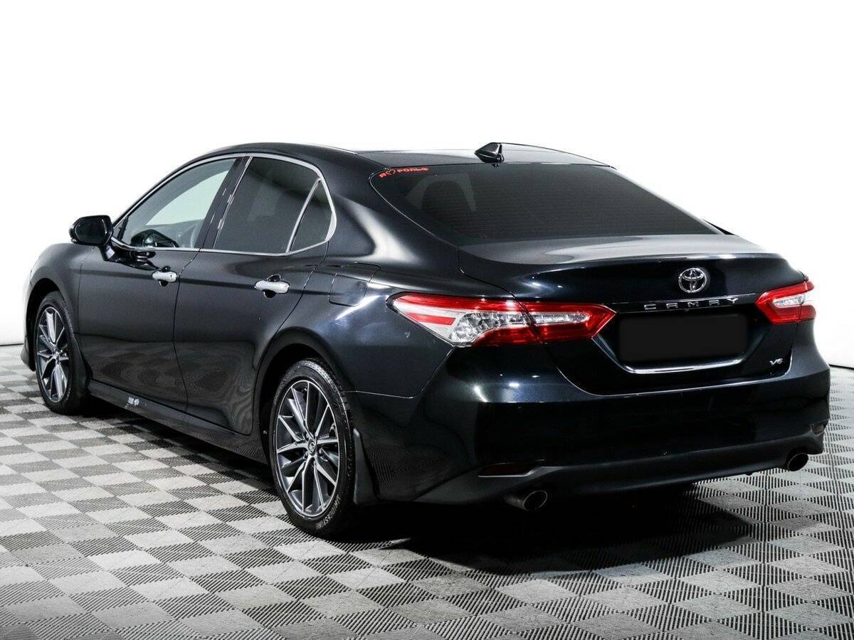 Toyota Camry с пробегом — 2023 год. Фото: #6