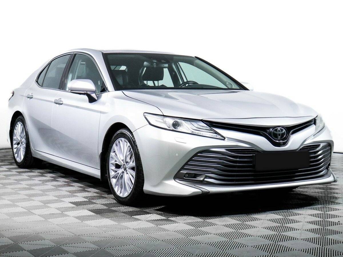 Toyota Camry с пробегом — 2018 год. Фото: #2
