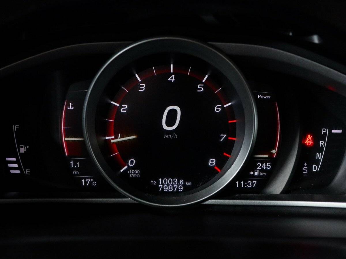 Volvo V40 Cross Country с пробегом — 2018 год. Фото: #10