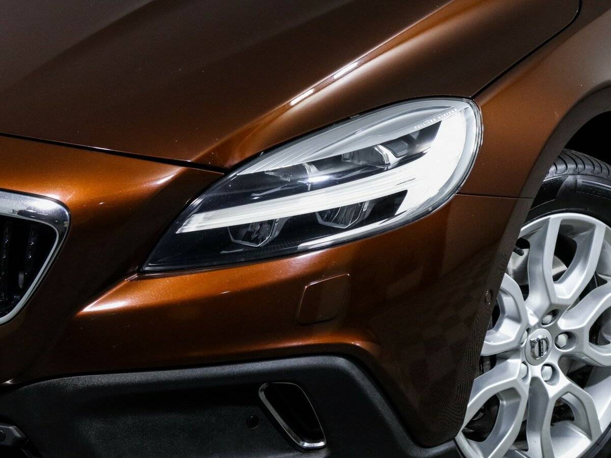 Volvo V40 Cross Country с пробегом — 2018 год. Фото: #15