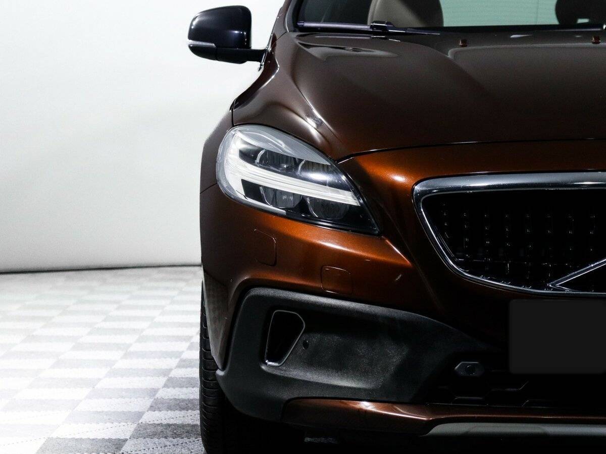 Volvo V40 Cross Country с пробегом — 2018 год. Фото: #17