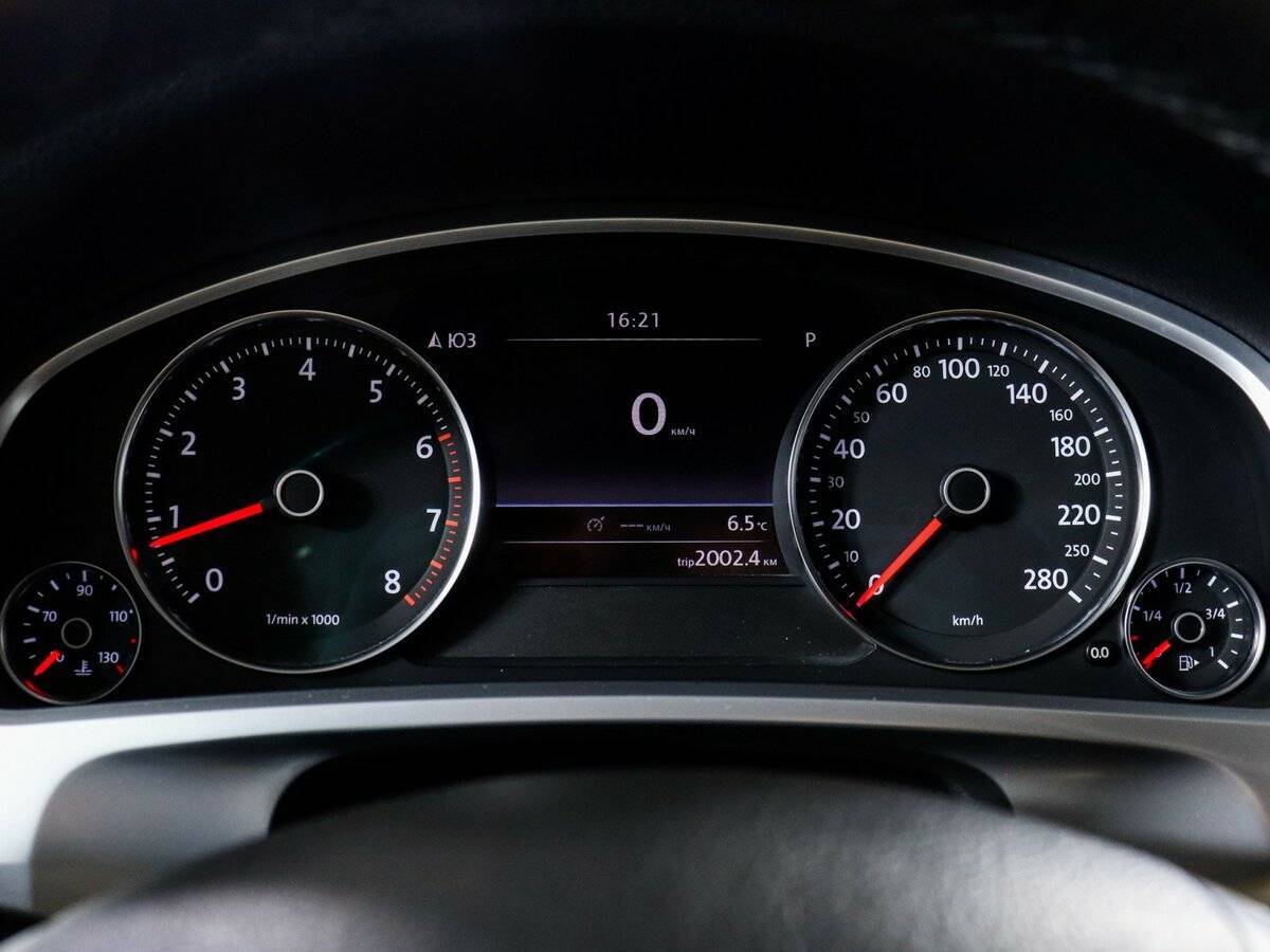 Volkswagen Touareg с пробегом — 2010 год. Фото: #10