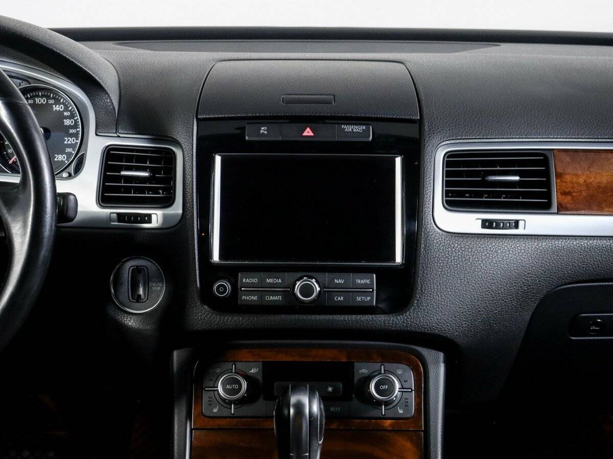 Volkswagen Touareg с пробегом — 2010 год. Фото: #12