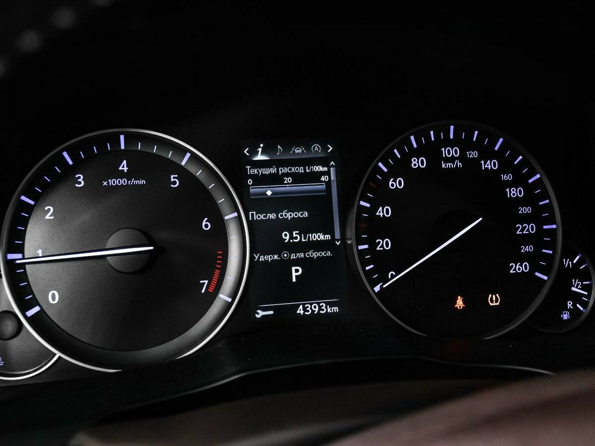 Lexus ES с пробегом — 2016 год. Фото: #9