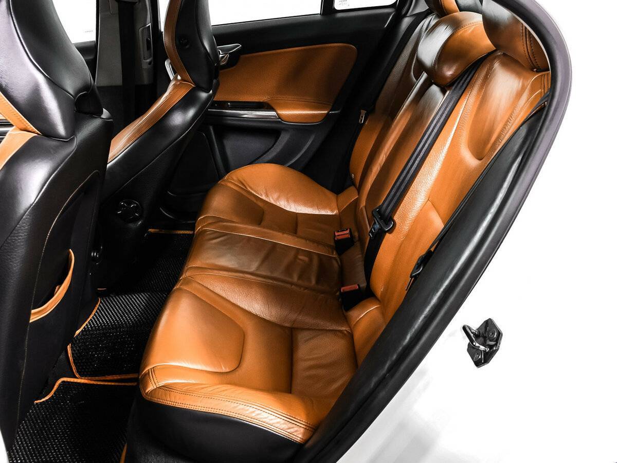 Volvo S60 с пробегом — 2012 год. Фото: #12