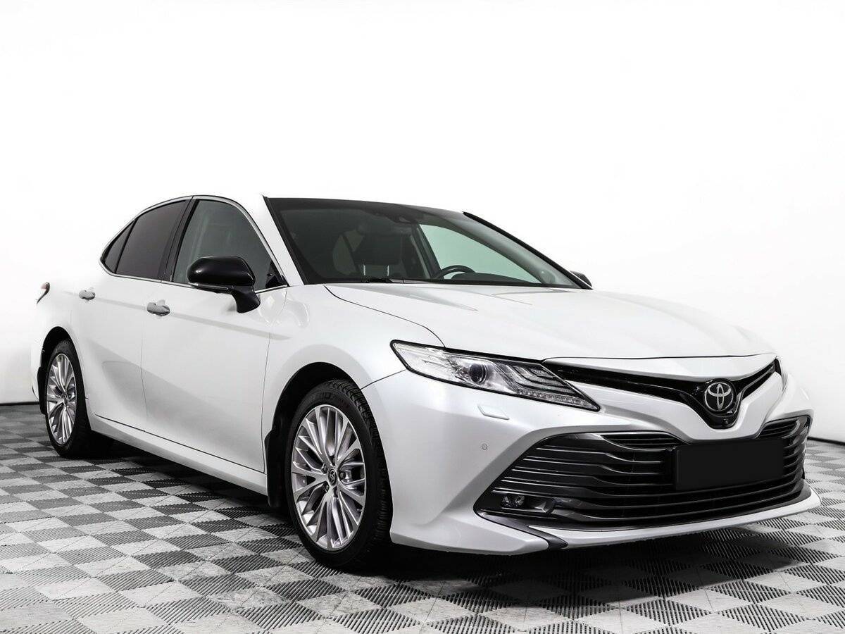 Toyota Camry с пробегом — 2020 год. Фото: #2