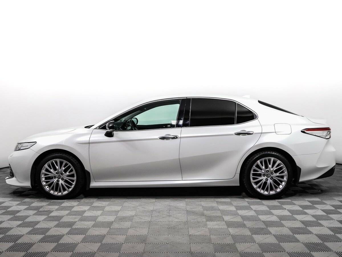 Toyota Camry с пробегом — 2020 год. Фото: #7