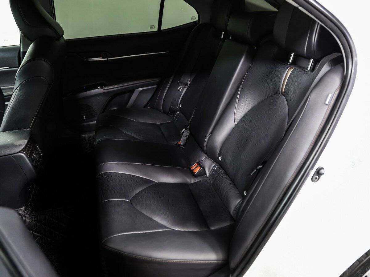 Toyota Camry с пробегом — 2020 год. Фото: #13