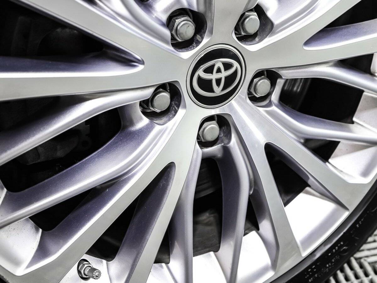 Toyota Camry с пробегом — 2020 год. Фото: #17