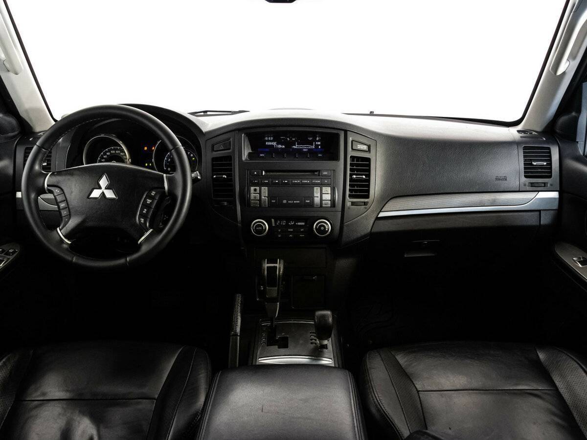 Mitsubishi Pajero с пробегом — 2011 год. Фото: #6