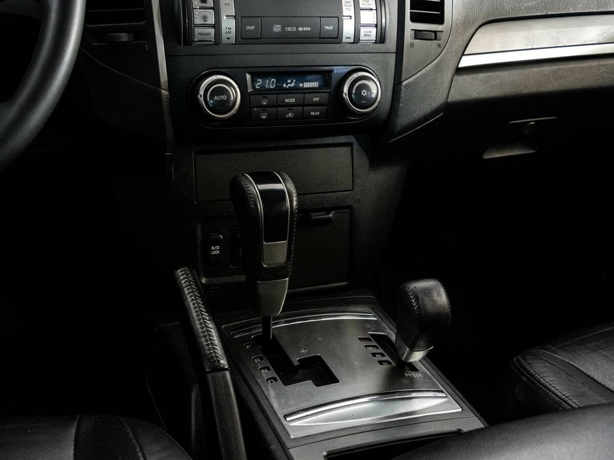 Mitsubishi Pajero с пробегом — 2011 год. Фото: #9