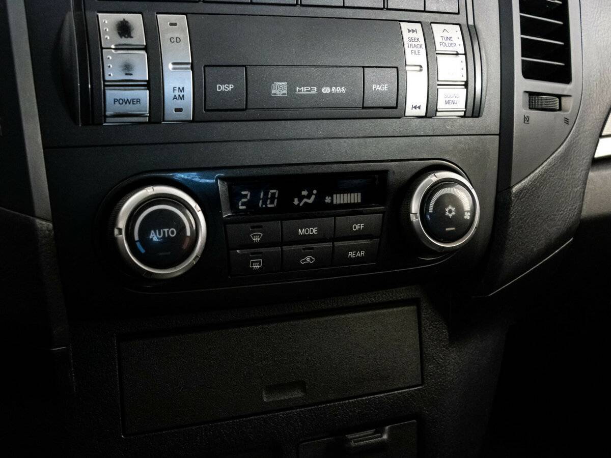 Mitsubishi Pajero с пробегом — 2011 год. Фото: #10