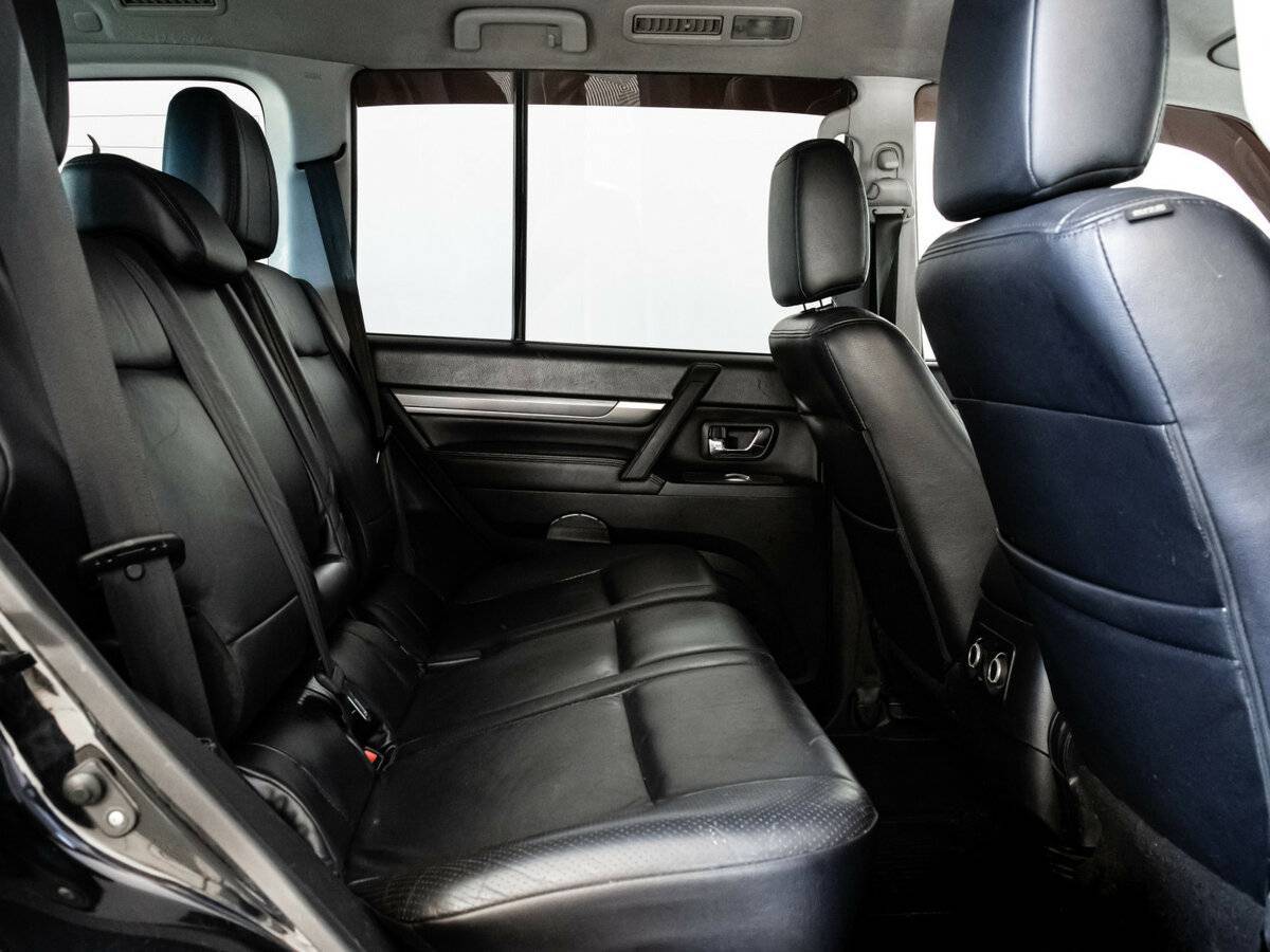 Mitsubishi Pajero с пробегом — 2011 год. Фото: #12