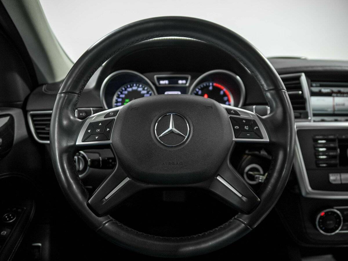 Mercedes-Benz GL-Класс с пробегом — 2015 год. Фото: #8