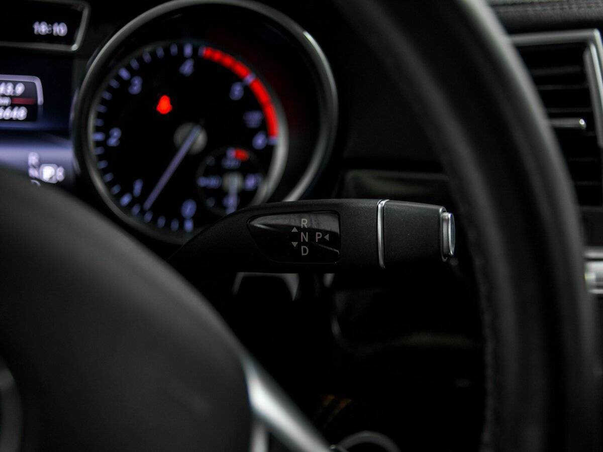 Mercedes-Benz GL-Класс с пробегом — 2015 год. Фото: #9