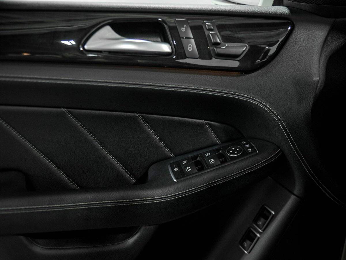 Mercedes-Benz GL-Класс с пробегом — 2015 год. Фото: #13