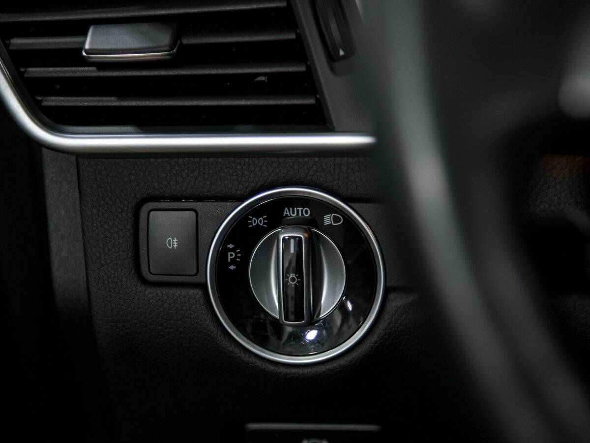 Mercedes-Benz GL-Класс с пробегом — 2015 год. Фото: #14