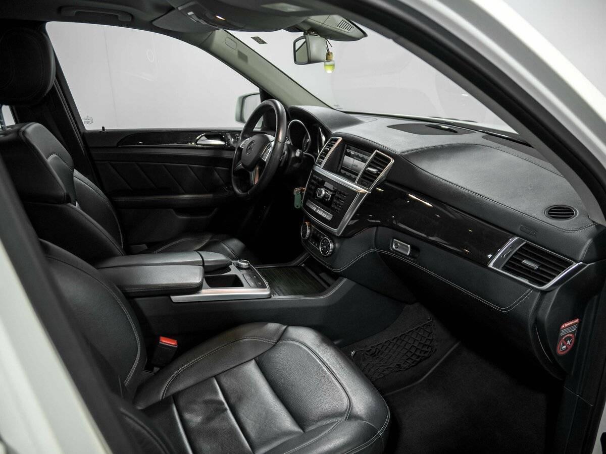 Mercedes-Benz GL-Класс с пробегом — 2015 год. Фото: #19