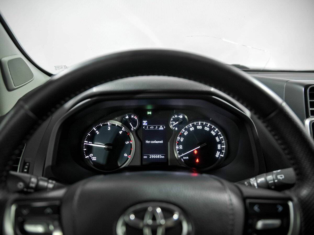 Toyota Land Cruiser Prado с пробегом — 2017 год. Фото: #6