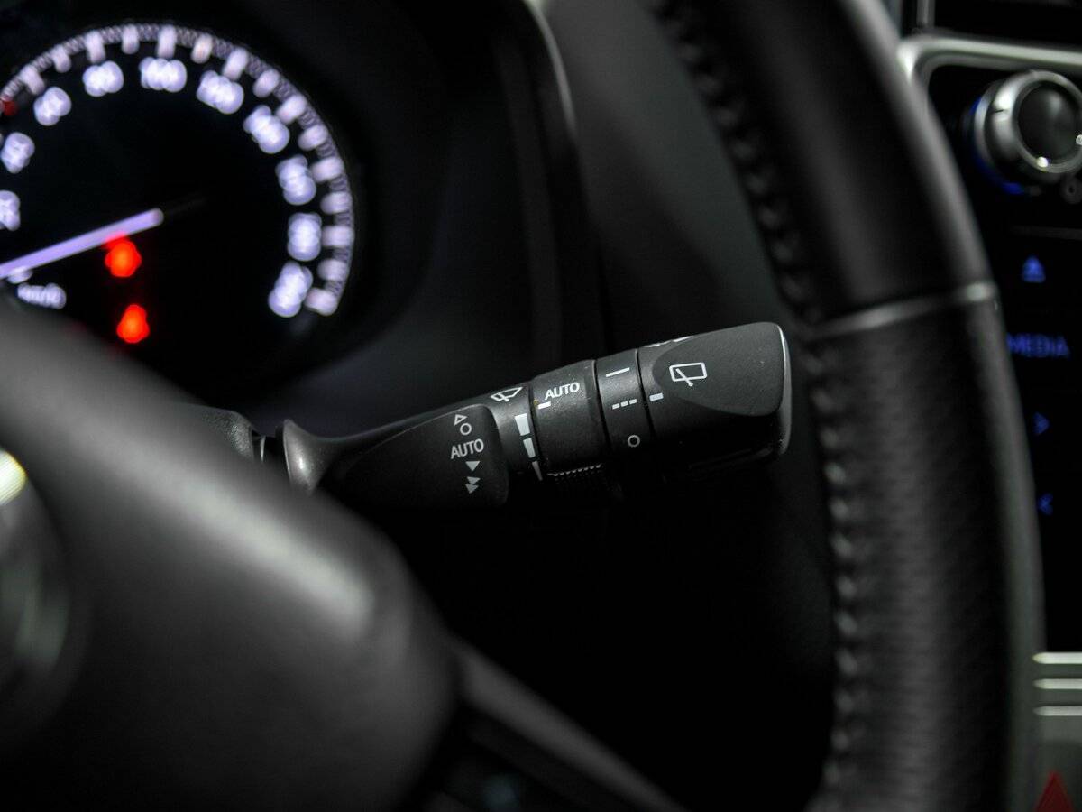 Toyota Land Cruiser Prado с пробегом — 2017 год. Фото: #9