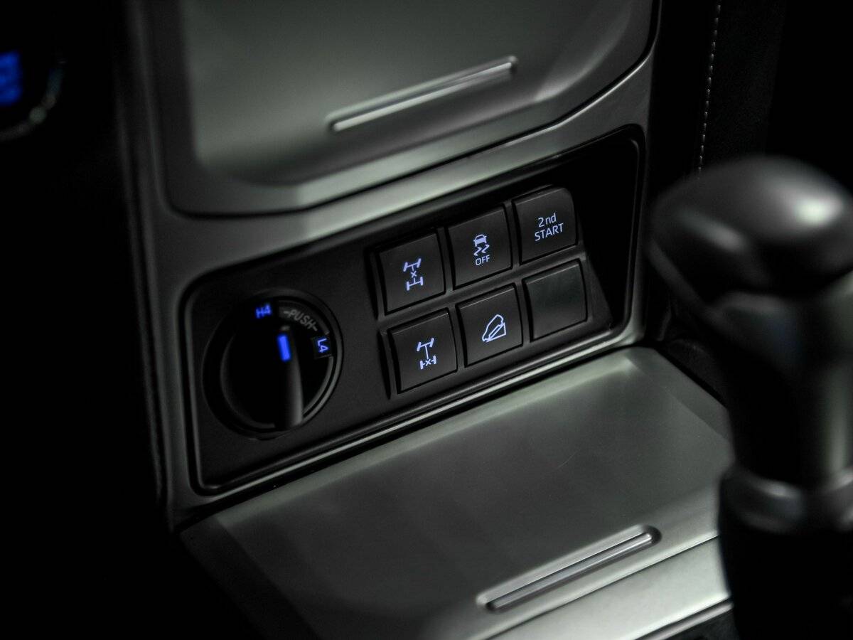 Toyota Land Cruiser Prado с пробегом — 2017 год. Фото: #13