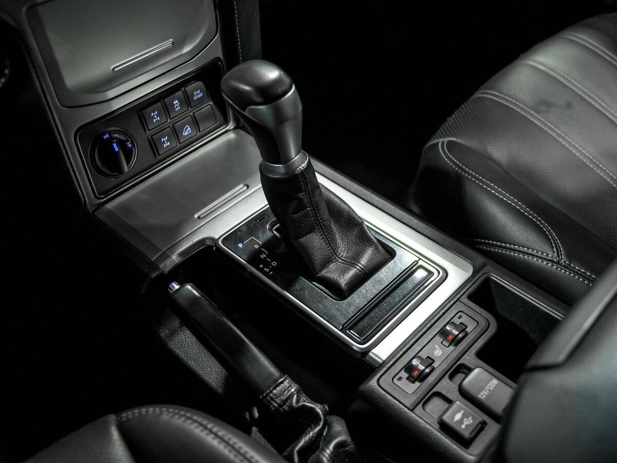 Toyota Land Cruiser Prado с пробегом — 2017 год. Фото: #14