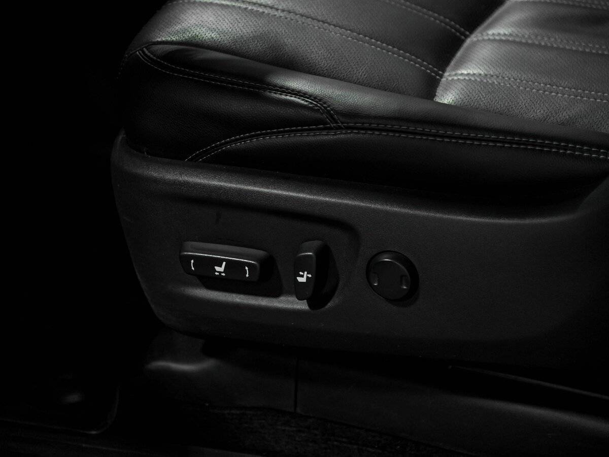 Toyota Land Cruiser Prado с пробегом — 2017 год. Фото: #19