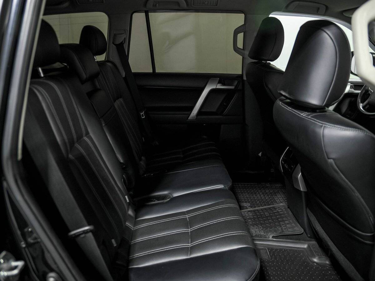 Toyota Land Cruiser Prado с пробегом — 2017 год. Фото: #20