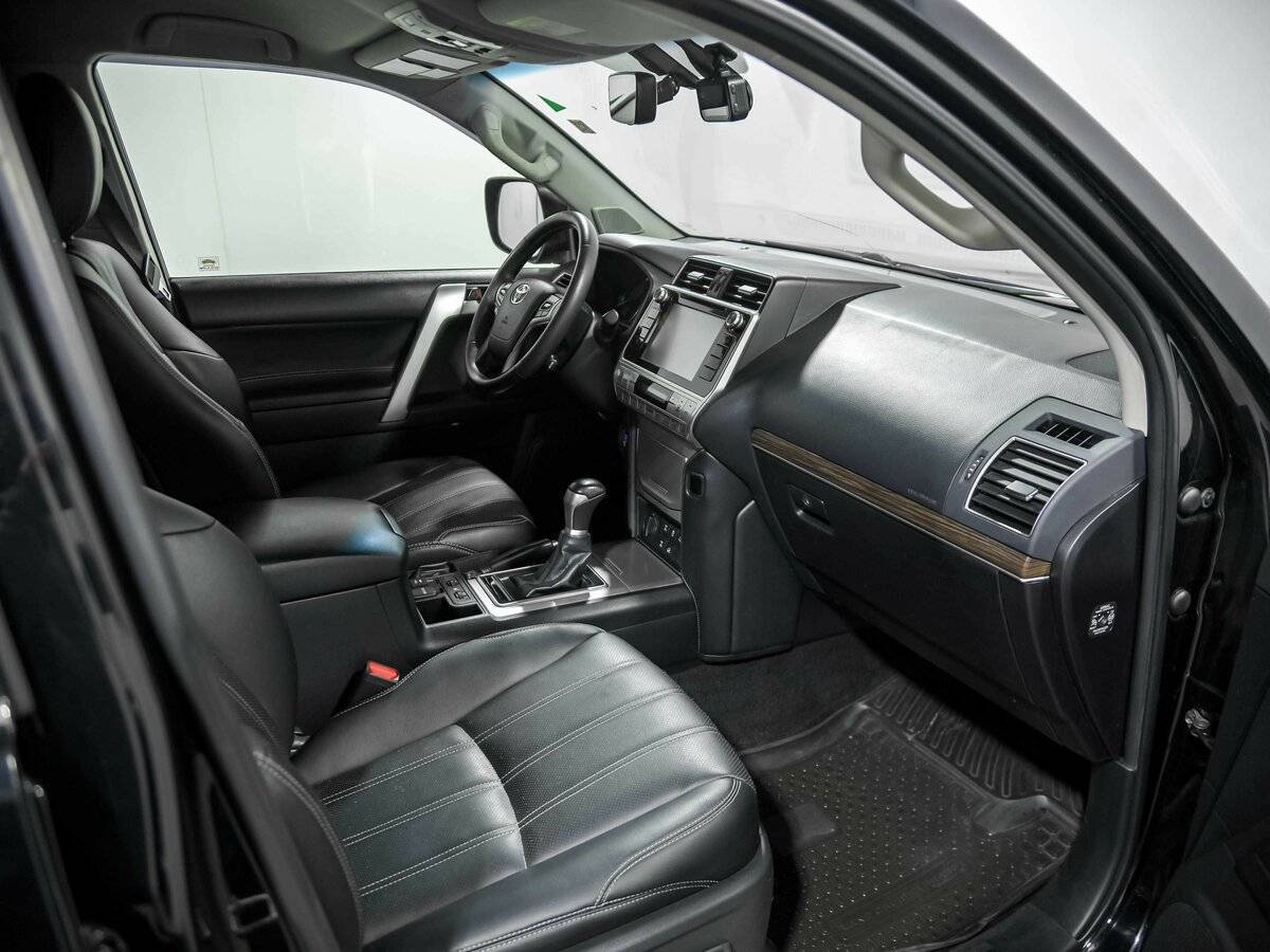 Toyota Land Cruiser Prado с пробегом — 2017 год. Фото: #23