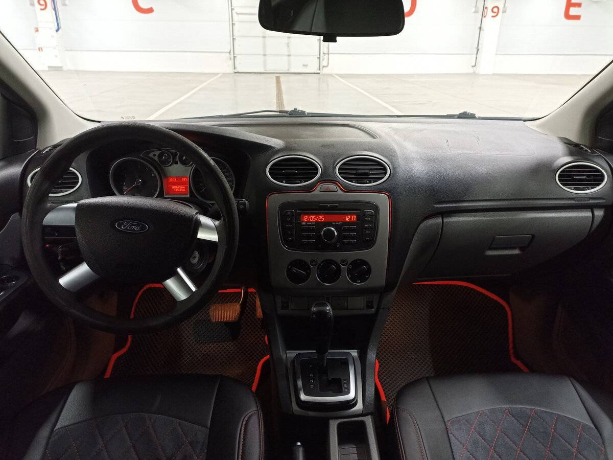 Ford Focus с пробегом — 2011 год. Фото: #13