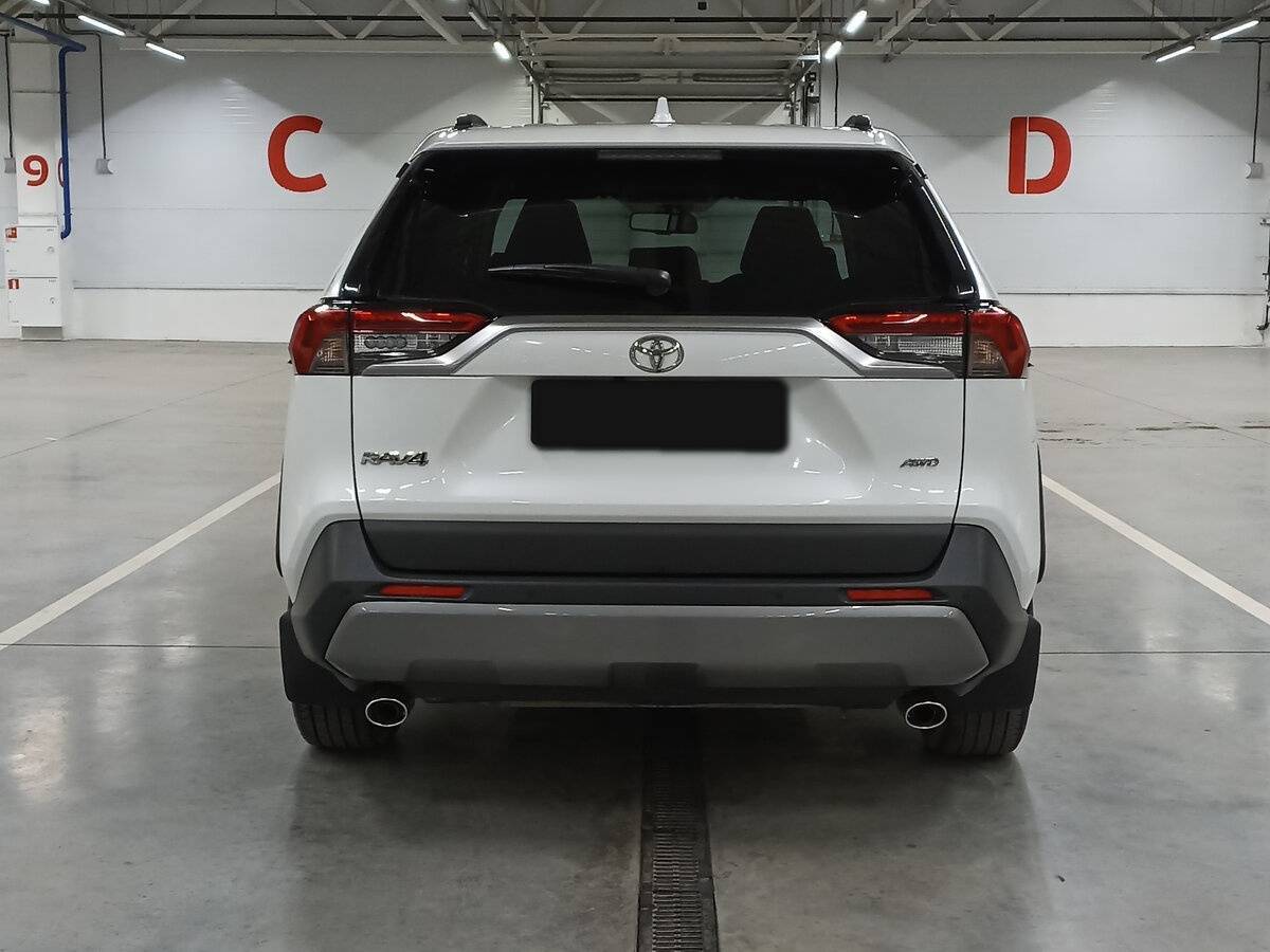 Toyota RAV4 с пробегом — 2021 год. Фото: #5