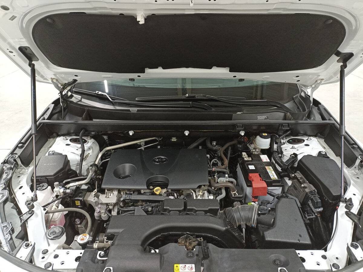 Toyota RAV4 с пробегом — 2021 год. Фото: #8