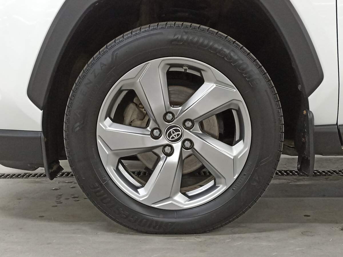 Toyota RAV4 с пробегом — 2021 год. Фото: #17