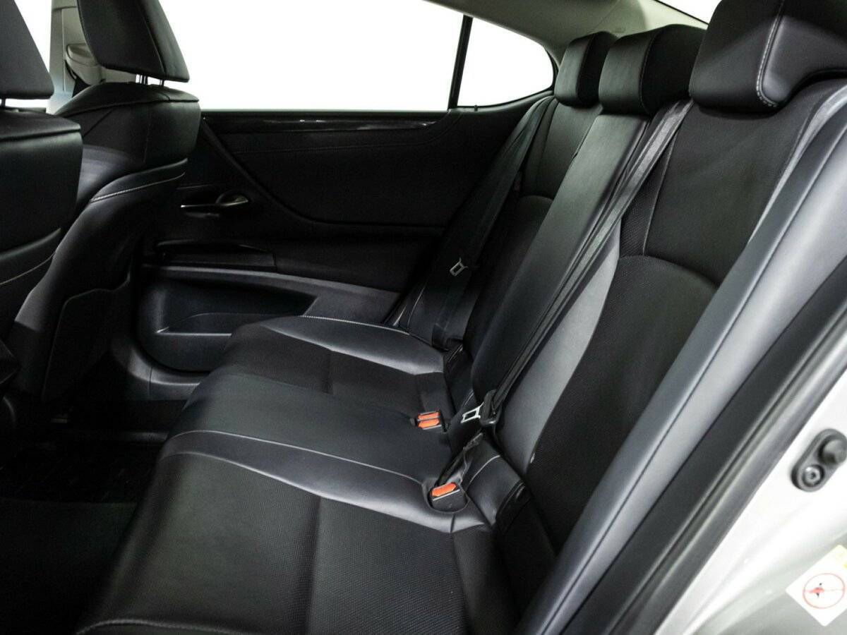 Lexus ES с пробегом — 2018 год. Фото: #8