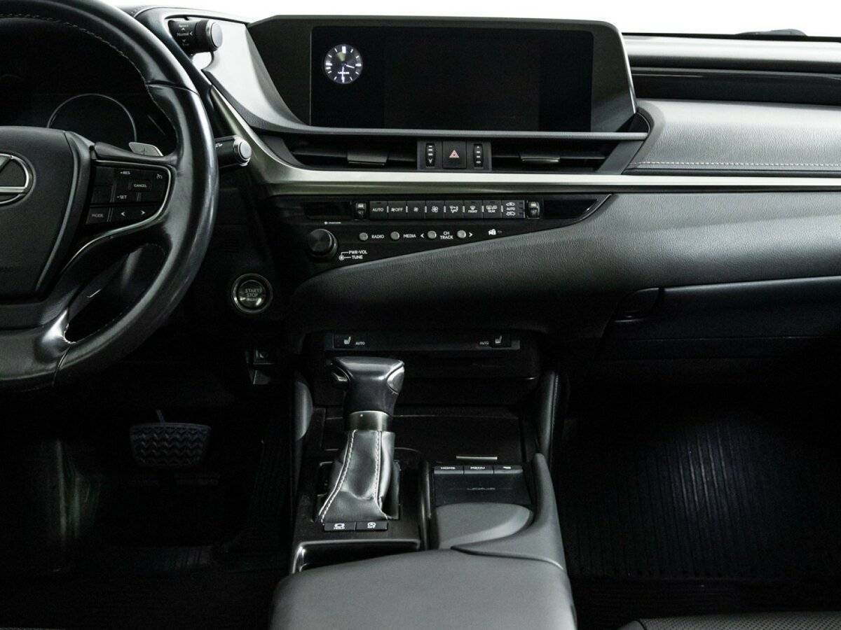 Lexus ES с пробегом — 2018 год. Фото: #12